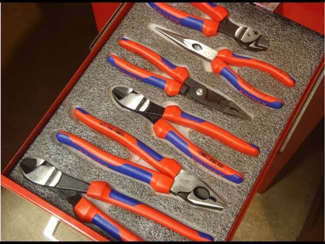 Make a Custom Foam Inset to Organize your Tool Chest