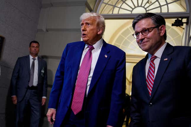 Image for article titled Republicans want tax cuts to save the economy from Trump's tariffs. Not so fast, experts say
