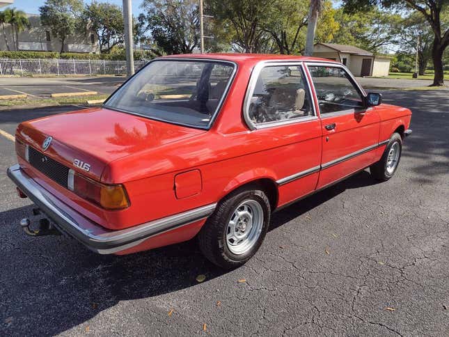 Bild für Artikel mit dem Titel „Könnte dieser BMW 316 von 1978 für 15.000 US-Dollar dazu führen, dass Sie die kleineren Dinge im Leben wertschätzen?“