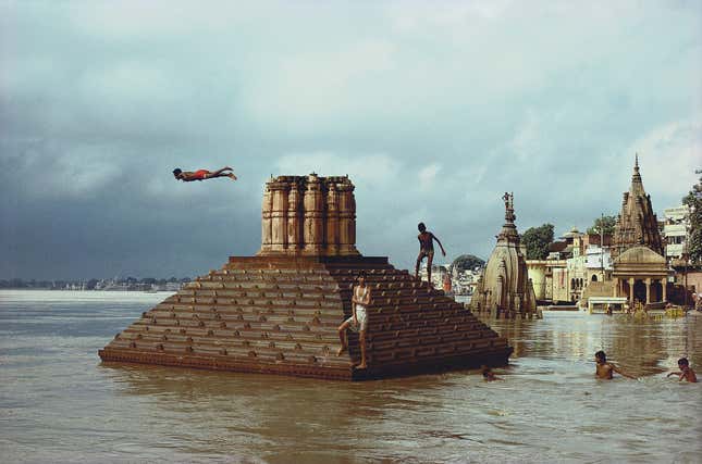 Raghubir Singh. Man Diving, Ganges Floods, Benares, Uttar Pradesh, 1985.