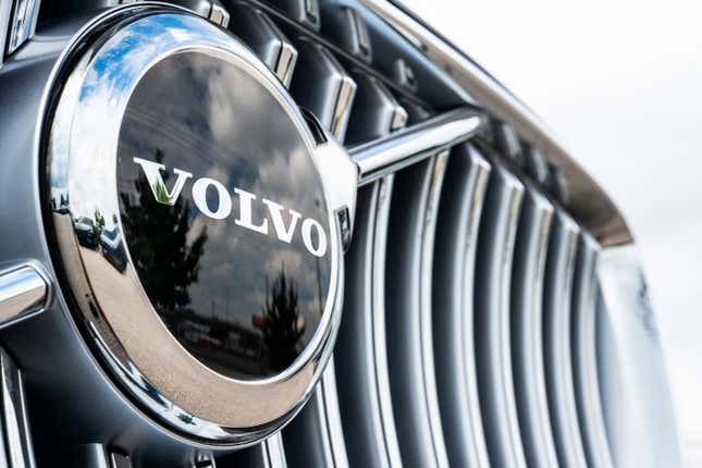 Bild für Artikel mit dem Titel Volvo baut aufgrund der Auswirkungen der Zölle 15 % seiner Bürobelegschaft ab