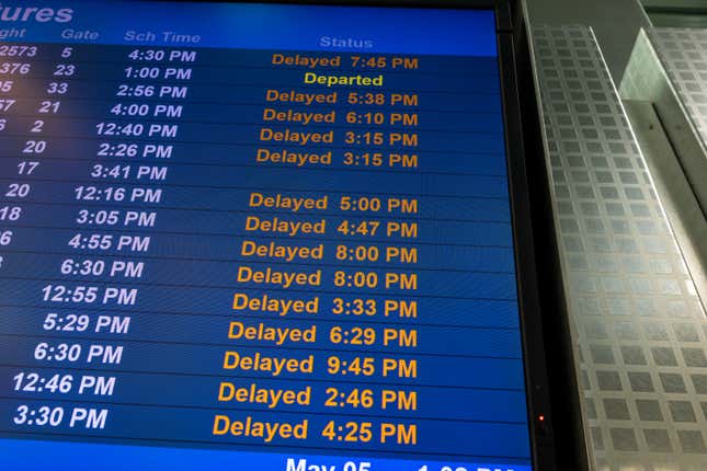 Image for article titled Chaos at a major U.S. airport drags on as calls mount for the feds to intervene