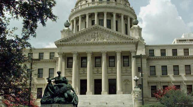 Image for article titled 'Here We Go Again:' Judge Blocks Mississippi Abortion Ban