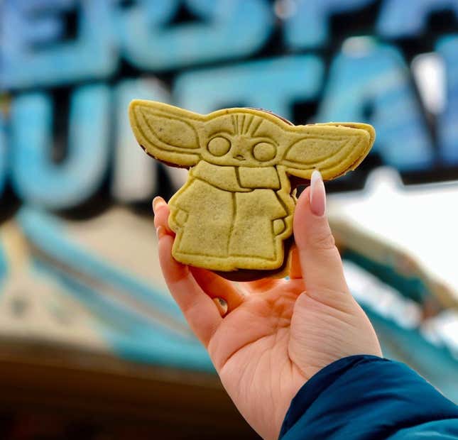 Image for article titled All the Out of This World Star Wars Snacks Coming to Disney Parks