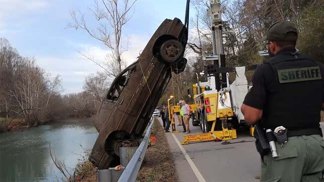 Image for article titled Two Tennessee Teens Went Missing 21 Years Ago And A Scuba Diver Just Found Their Car In A River