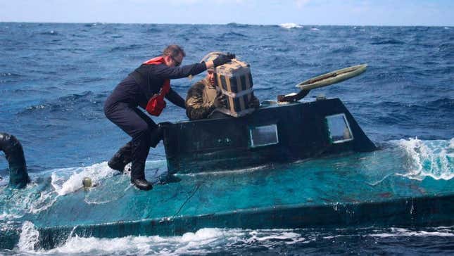 Image for article titled A Man Was Caught Trying To Smuggle Coke In A Homemade Sub For The Second Time