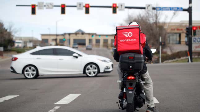 DoorDash Driver Switches to hHourly Pay. He Receives $0 in Tips