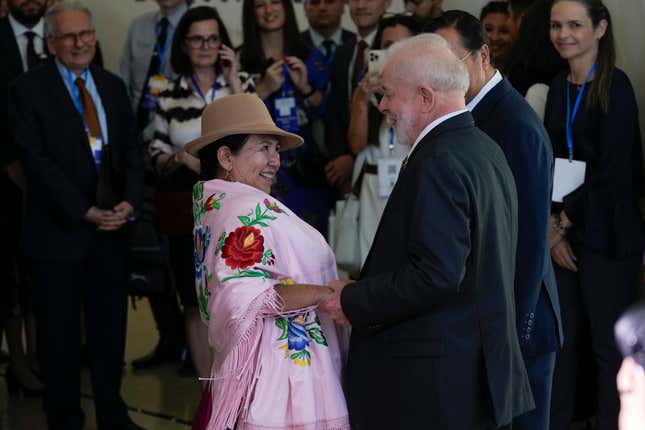 Brazilian President Luiz Inacio Lula da Silva, right, greets Bolivia&#39;s Foreign Minister Celinda Sosa Lunda, during the 63rd Mercosur Summit, in Rio de Janeiro, Brazil, Thursday, Dec. 7, 2023. (AP Photo/Silvia Izquierdo)