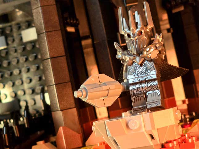 Image for article titled Lego's Lord of the Rings Barad-Dûr Set Is Just About Worthy of a Dark Lord