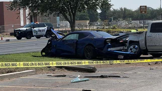 Bild für Artikel mit dem Titel Frau kommt bei Unfall ums leben, nachdem Testfahrt eines Dodge Challenger auf 200 km/h geschnellt ist