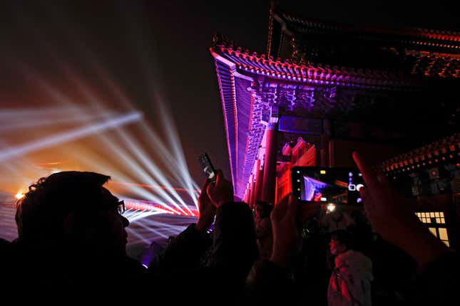 China's Forbidden City opens to the general public at night for the first  time in 94 years - The Washington Post