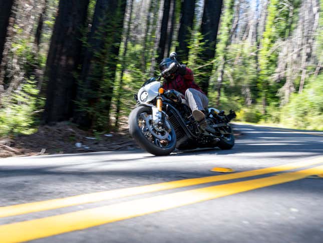 Image for article titled 2025 Indian Scout 101 Blends Old-School Cool With Modern Muscle