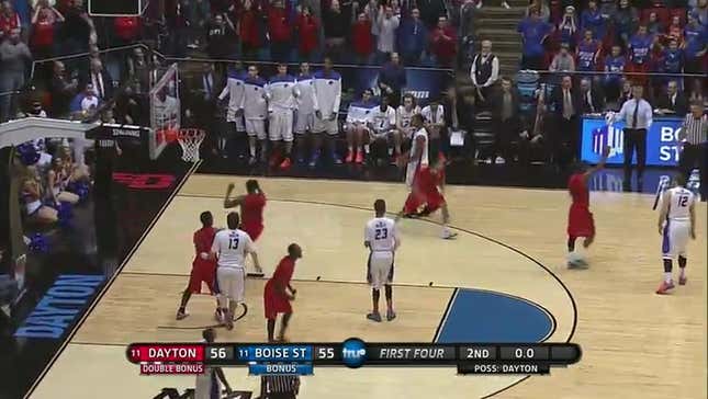 Dayton Advances To The Round Of 64 On Sketchy No-Call At Home