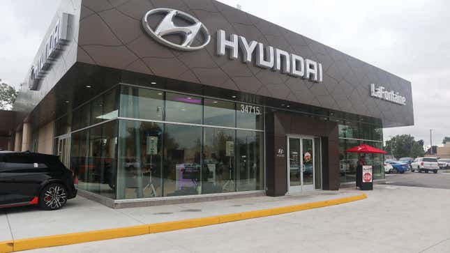 Foto de AFB del frente del Hyundai LaFontaine