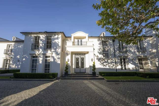 Image for article titled Look Inside Diddy&#39;s $61.5 Million &#39;Raided&#39; Mansion That&#39;s Now Up for Sale