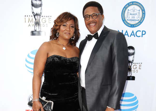 Richter Greg Mathis und seine Frau Linda Reese nehmen am 11. Februar 2017 an den 48. NAACP Image Awards im Pasadena Civic Auditorium in Pasadena, Kalifornien, teil.