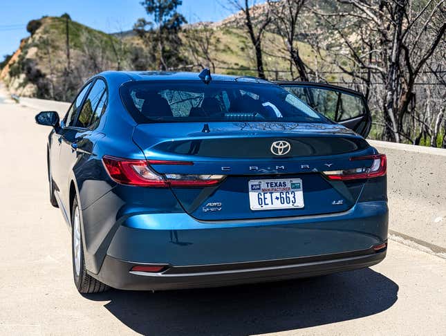 2025 Toyota Camry LE AWD