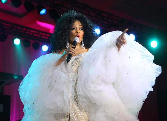 Diana Ross during Muhammad Ali’s Celebrity Fight Night XIII - Show at Marriot Desert Ridge Resort &amp; Spa in Phoenix, Arizona, United States.