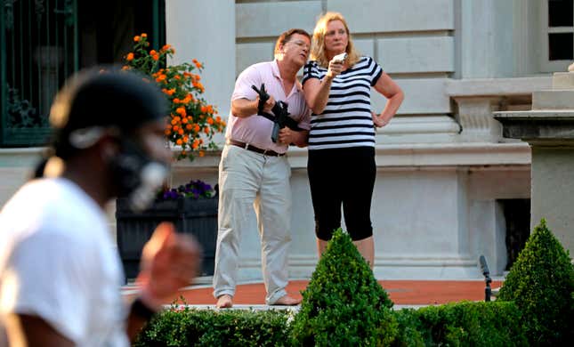 Image for article titled St. Louis Couple Who Waved Their Guns at BLM Protesters Want Their Firearms Back