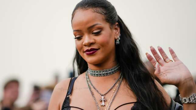 What's the Deal With Rihanna Casually Wearing a Diamond on Her Left Hand?