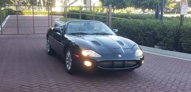 Image for article titled At $18,950, Is This 2002 Jaguar XKR The Cat’s Pajamas?