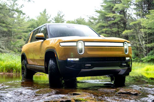 Image for article titled Just a Ton of Photos I Took of the Rivian R1S in the Rainy Catskills