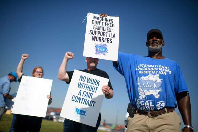 Grève des dockers au terminal à conteneurs de Bayport à Seabrook, au Texas, le 1er octobre 2024. 