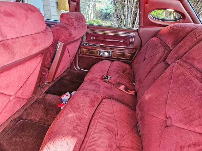 Image for article titled At $8,200, Is This 1979 Lincoln Continental A Big Deal?