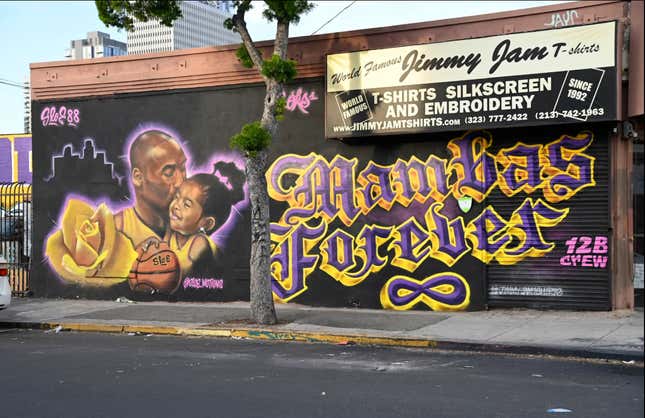 Image for article titled Popular Kobe and Gianna Bryant Mural is Defaced in L.A., But You&#39;ll Never Guess Who Stepped In to Fix It