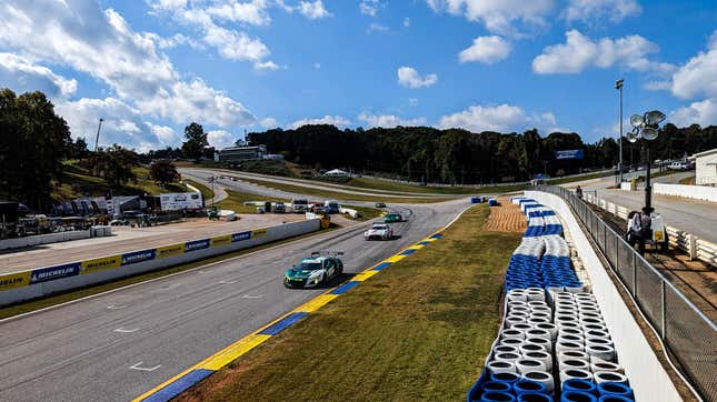 Imagen para el artículo titulado Detrás de escena del Petit Le Mans de IMSA con Gradient Racing