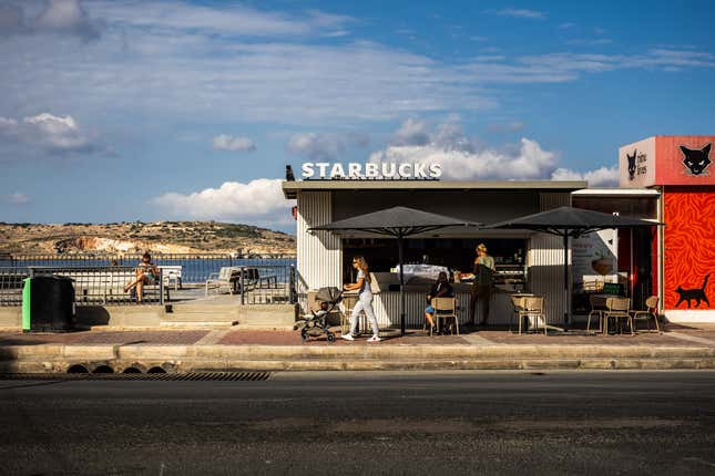 Una tienda Starbucks en Malta