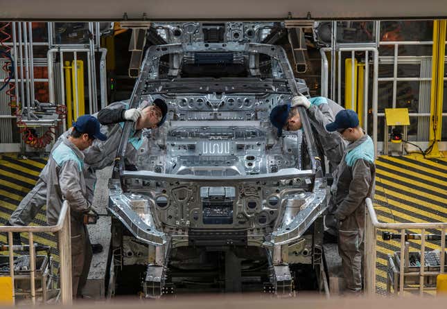 Bild für Artikel mit dem Titel Wie chinesische Elektrofahrzeuge in Europa auf dem Vormarsch sind, während Tesla an Boden verliert