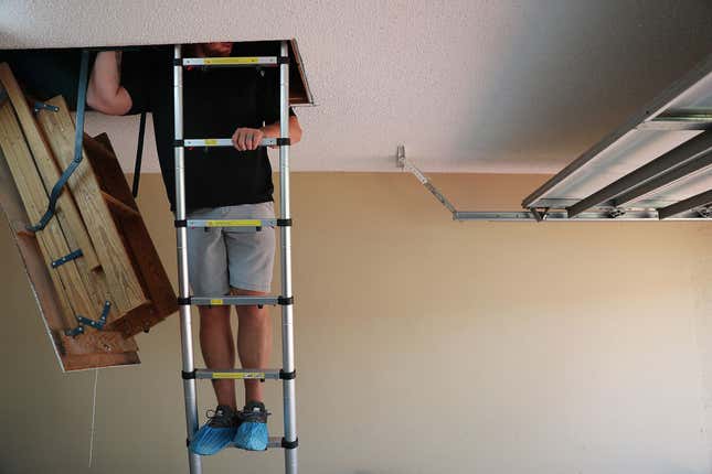 Image for article titled 7 things home buyers want in 2025, according to Redfin
