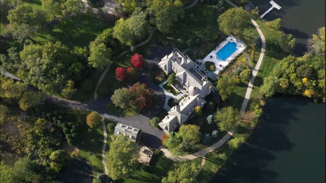 Image de l'article intitulé Un aperçu de la maison «&amp;#xa0;Empire&amp;#xa0;», finalement vendue après une décennie