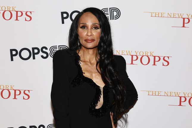  Beverly Johnson attends The New York Pops 41st Birthday Gala honoring Clive Davis on April 29, 2024 in New York City.