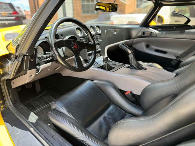 Image for article titled At $42,000, Could This 1994 Dodge Viper RT/10 Get You To Bite?