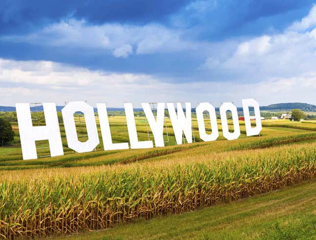 Image for article titled Disillusioned Hollywood Sign Moves Back To Small Iowa Farm Town