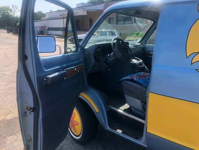 Image for article titled At $19,995, Is This 1988 Dodge Ram Surveillance Van a Mysteriously Good Deal?