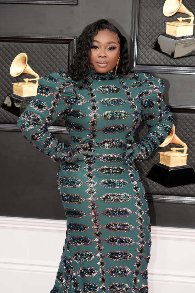 Image for article titled Grammys 2022: Red Carpet Looks