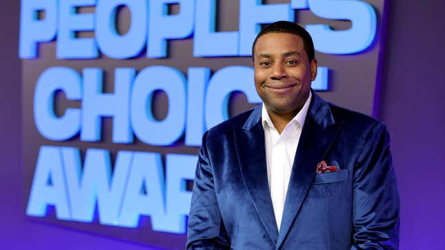  Kenan Thompson attends the 47th Annual People’s Choice Awards at Barker Hangar on December 07, 2021 in Santa Monica, California.