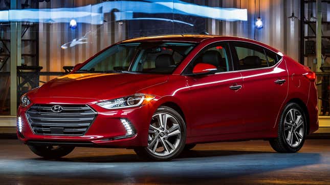 Una foto de un Hyundai Elantra rojo. 