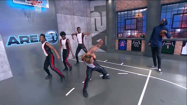 Kevin Garnett Met Some Contortionists And It Was Great TV