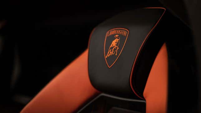 A photo of the seats in the Lamborghini Revuelto. 