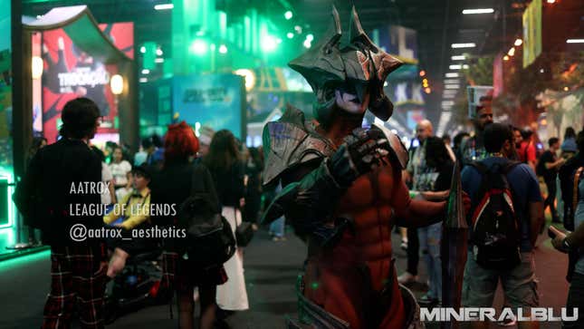 A cosplayer at CCXP 2024.