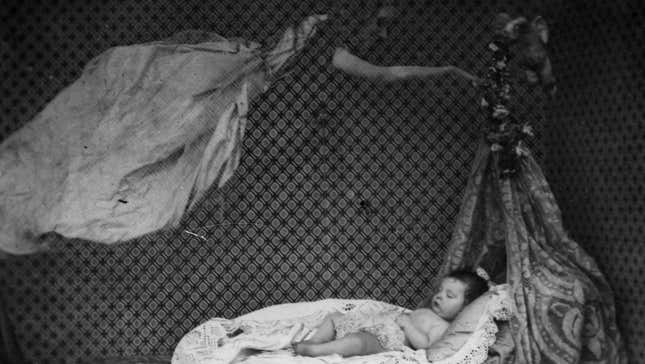Image for article titled Imagine Being Quarantined With a Ghost