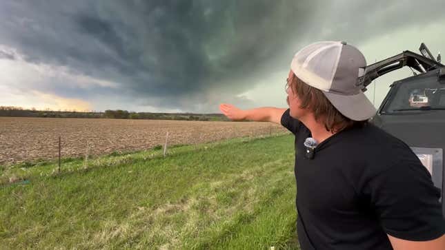 Image for article titled Chase A Tornado With The Guy Who Inspired Glen Powell’s Character In ‘Twisters’