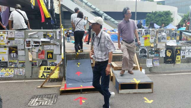 Image for article titled The best life hacks from Hong Kong’s Umbrella Movement protests
