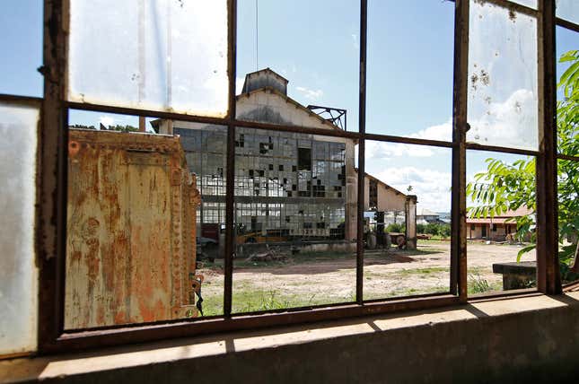 Gesamtansicht eines verlassenen Gebäudes in Fordlandia am 6. Juli 2017 in Aveiro, Brasilien