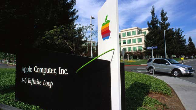 No official image of the Apple Car exists because Apple likes to pretend it doesn’t, so here’s a very old photo of a Mercedes ML near the company’s former headquarters.