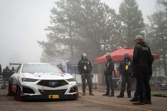 Image for article titled Views From the 2022 Pikes Peak International Hill Climb